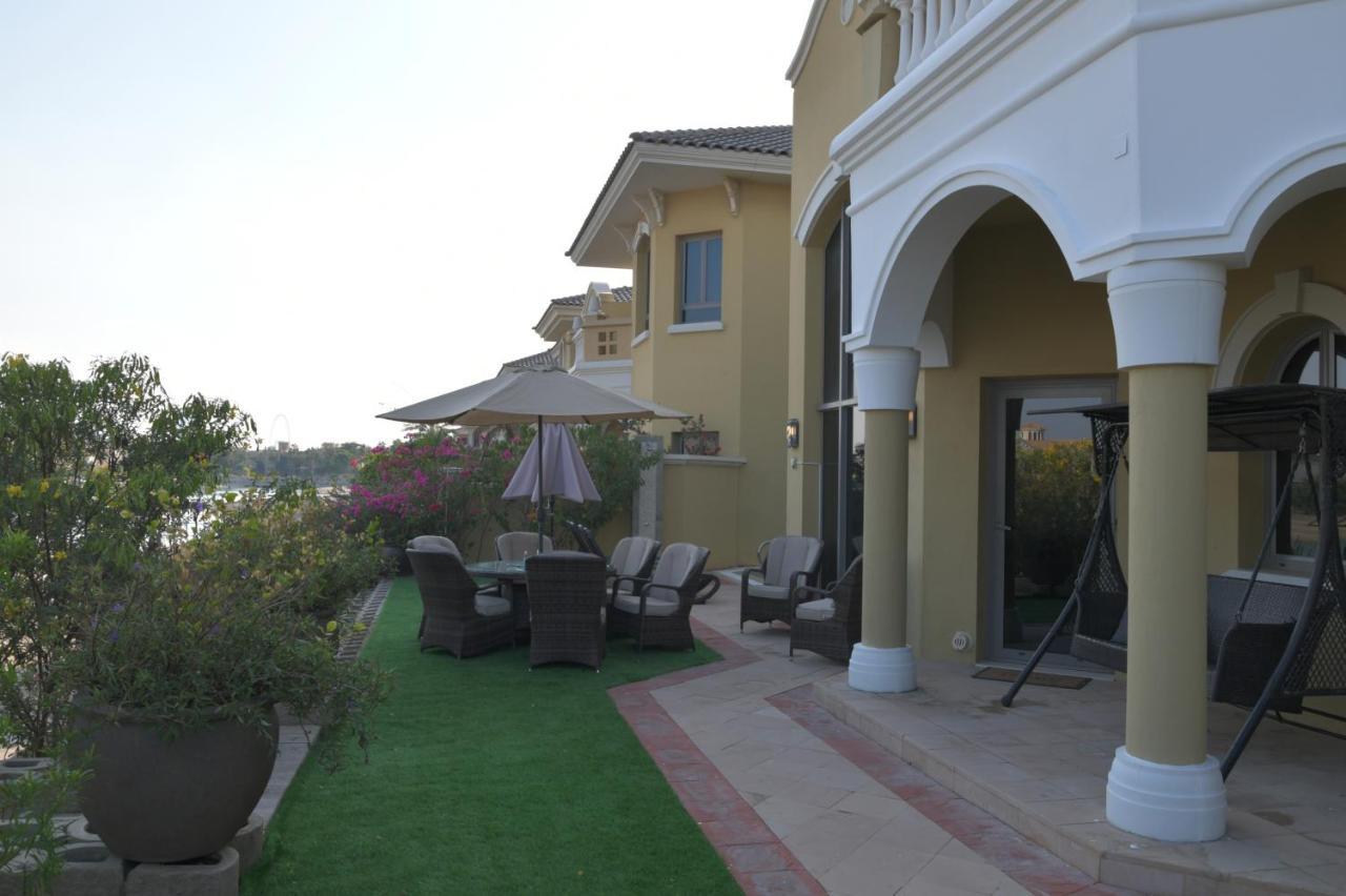 دبي Chic 4Br Villa With Assistant Room And Private Pool On Palm Jumeirah By Deluxe Holiday Homes المظهر الخارجي الصورة