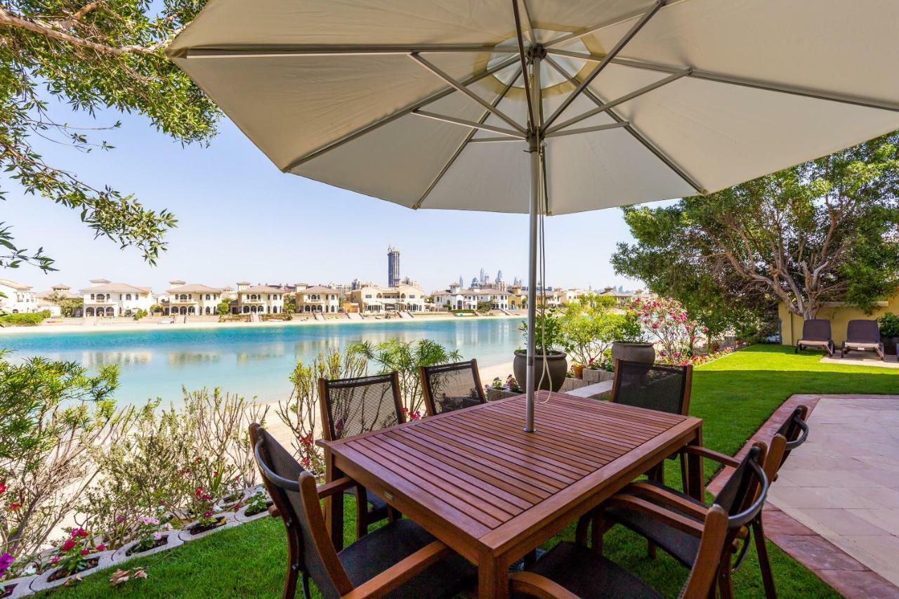 دبي Chic 4Br Villa With Assistant Room And Private Pool On Palm Jumeirah By Deluxe Holiday Homes المظهر الخارجي الصورة