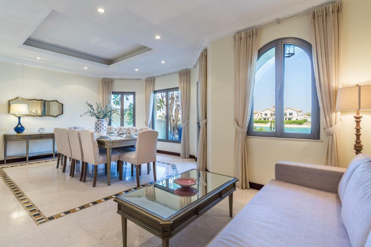دبي Chic 4Br Villa With Assistant Room And Private Pool On Palm Jumeirah By Deluxe Holiday Homes المظهر الخارجي الصورة